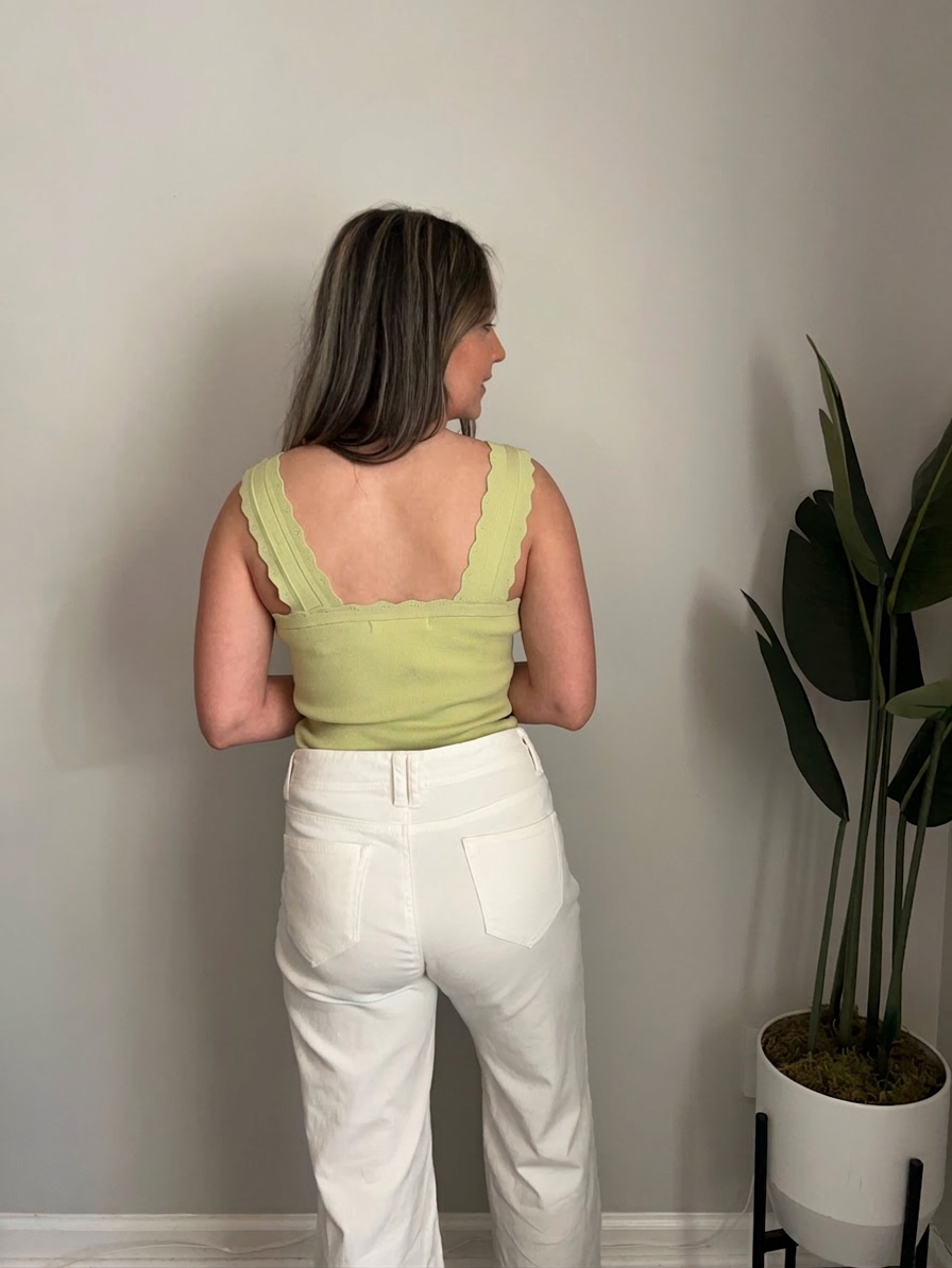Scallop Sleeveless Sweater Top
