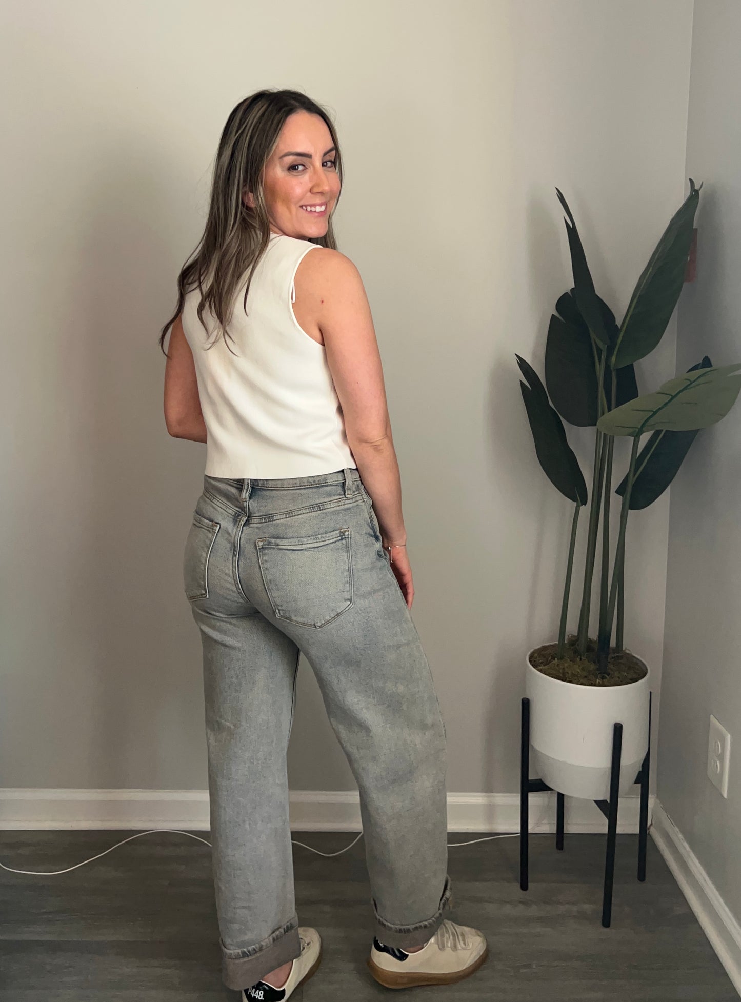 High-Rise Curvy Barrel Jeans